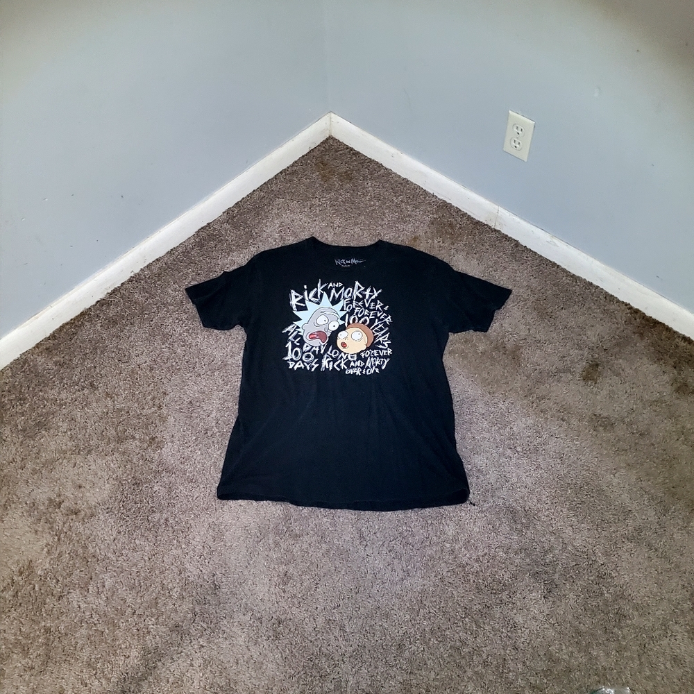 Black RICK AND MORTY t-shirt